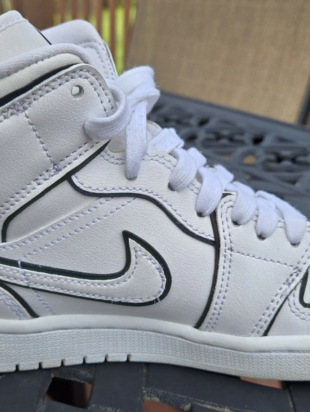 Nike Air Jordan 1 Mid SE Iridescent Trim White CK6587-100 Womens Size 7
